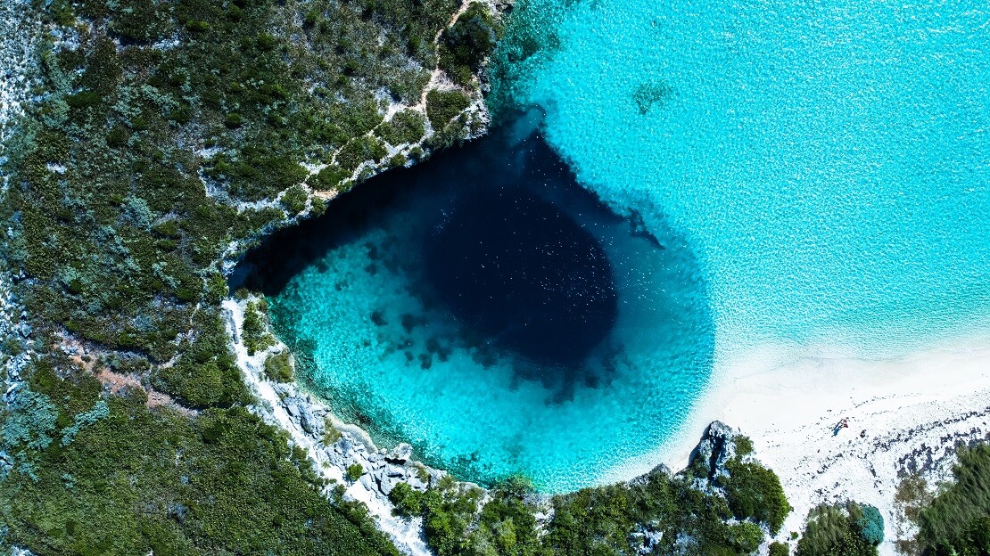 Deans Blue Hole bei Long Island, Bahamas