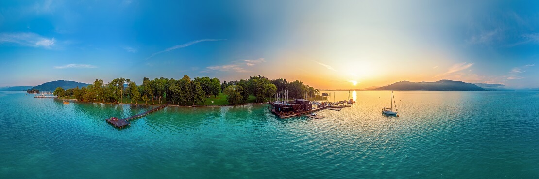 Der Sonnenaufgang am Attersee in Österreich