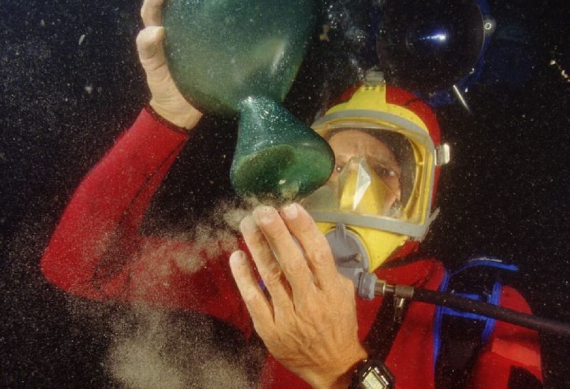 Franck Goddio entdeckt unter Wasser ein grünes Relikt