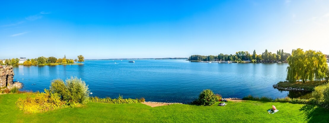 Der Schweriner See an einem Sommertag