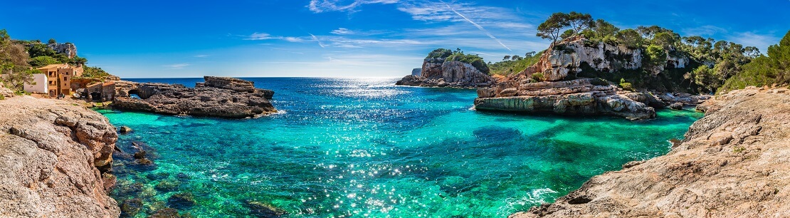 Das türkisblaue Wasser Spaniens