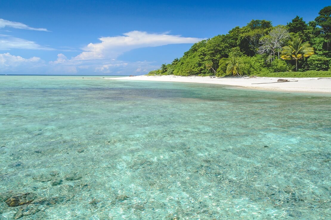 Weißer Strand von Sipadan